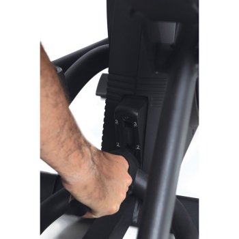 Toorx ERX-650 HRC a volano anteriore elettromagnetica con pedane regolabili in inclinazione e ricevitore wireless- APP Ready 3.0 
